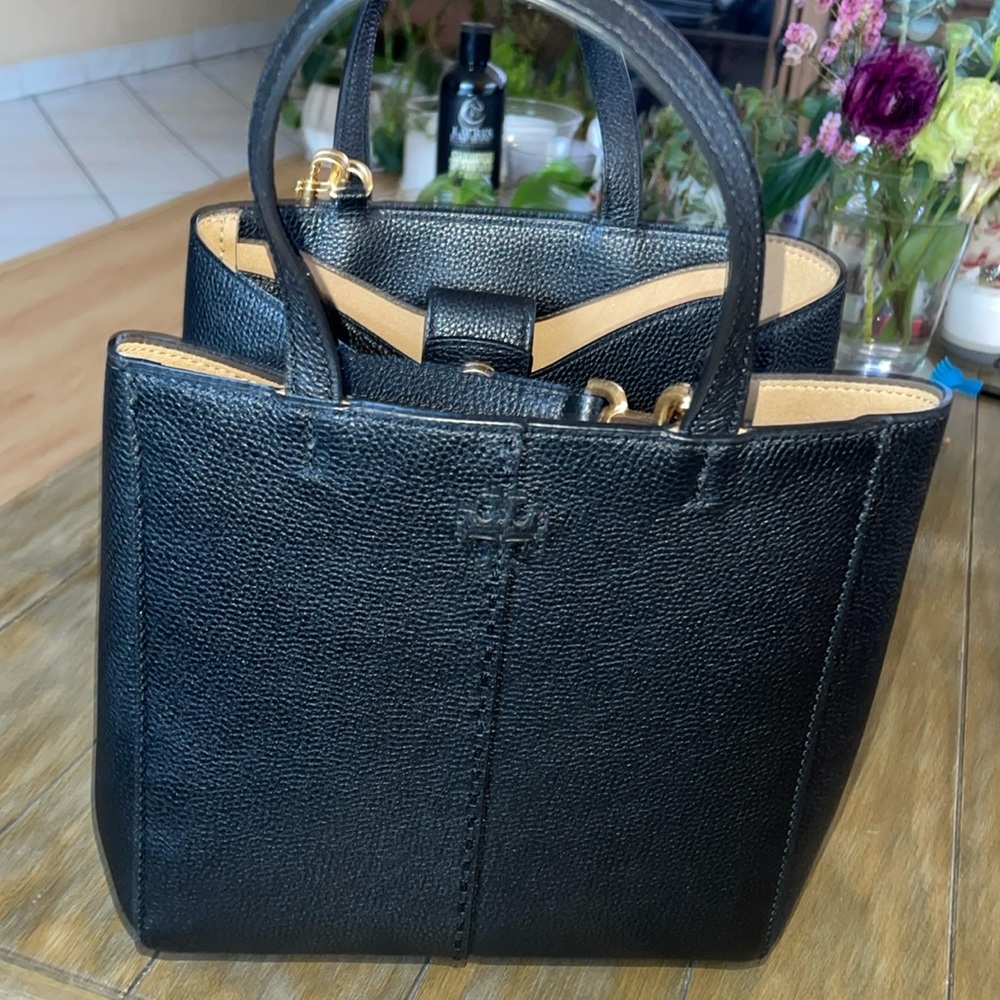 *Like New* 2Inner Deep pockets McGrall CarryAll Bucket Bag Top Handle, Crossbody